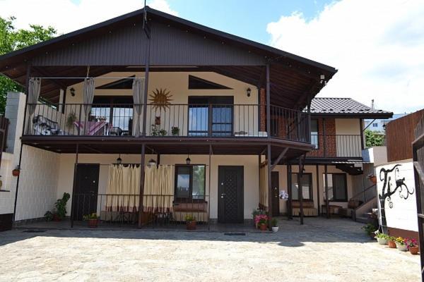 Guest House Sunrise Kamianets-Podilskyi Exterior photo